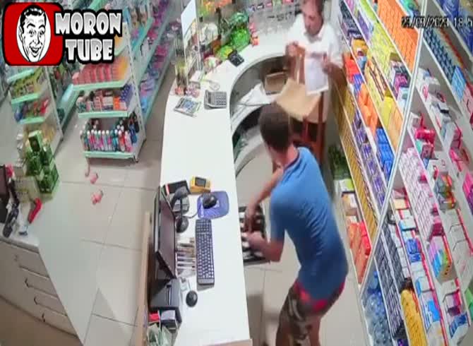 Video :A pharmacy heist goes awry